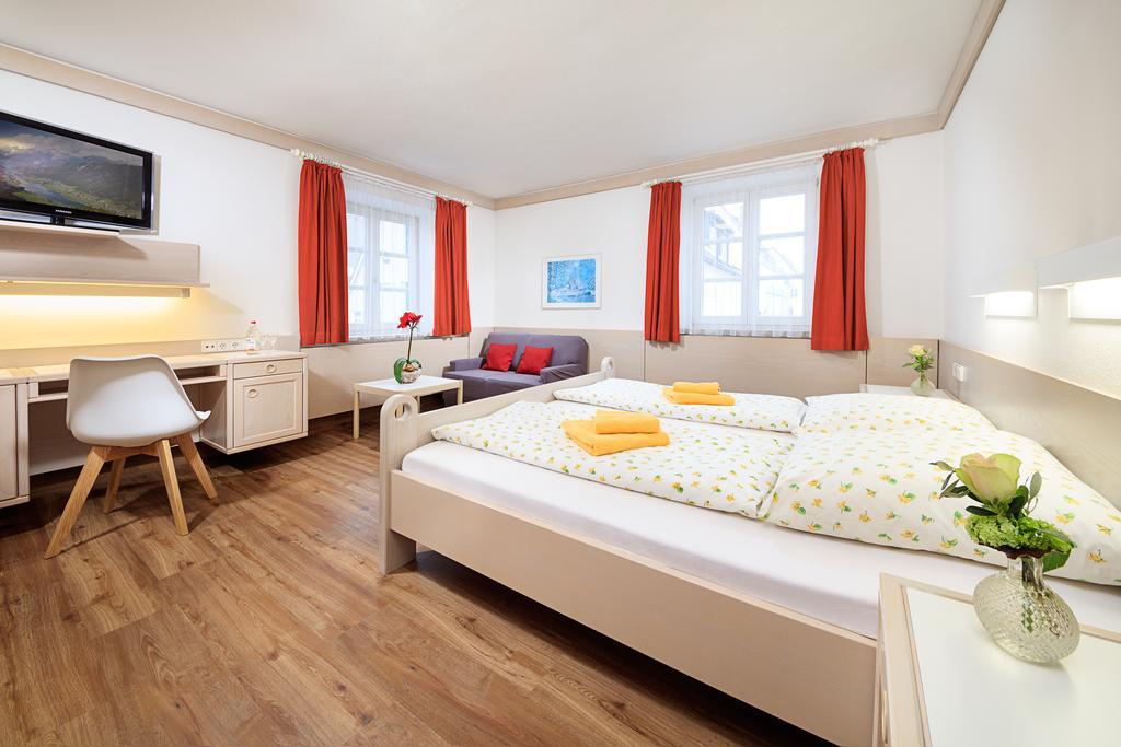 Hotel Garni Zur Laute Mindelheim Buitenkant foto